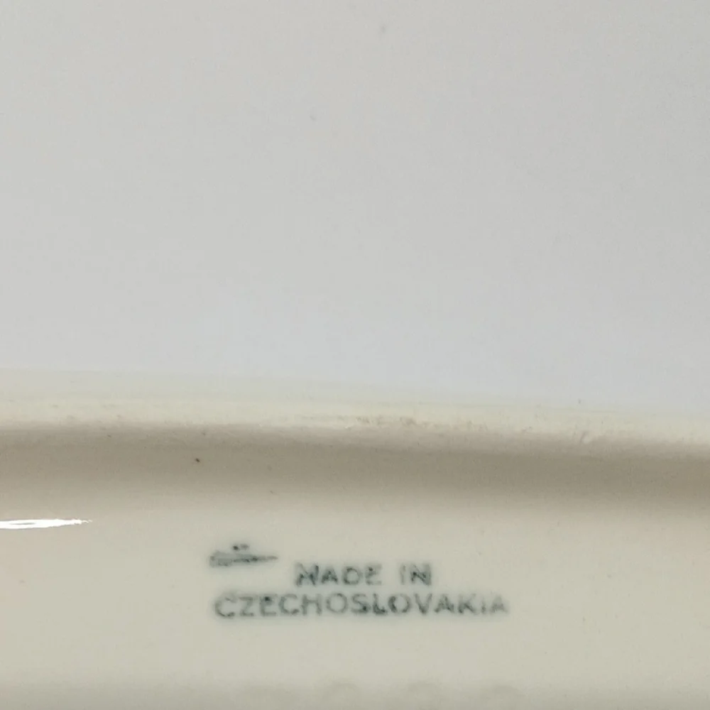 Vintage elegant serveware